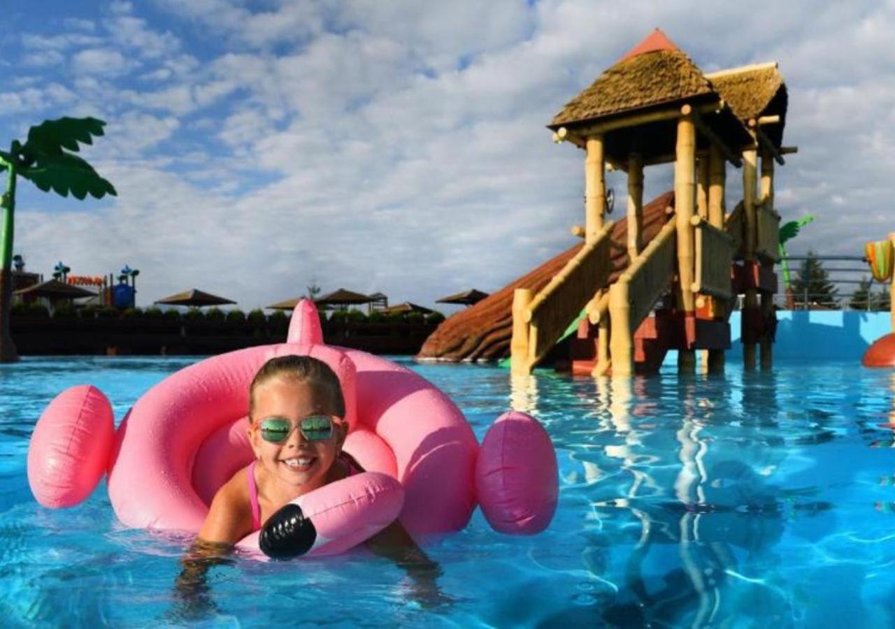 Holiday Village Tatralandia Liptovsky Mikulas Bagian luar foto