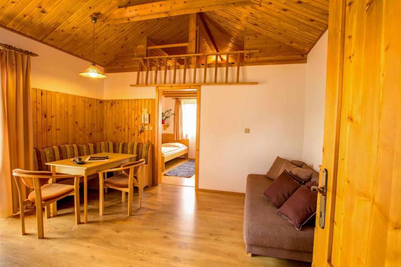 Holiday Village Tatralandia Liptovsky Mikulas Bagian luar foto